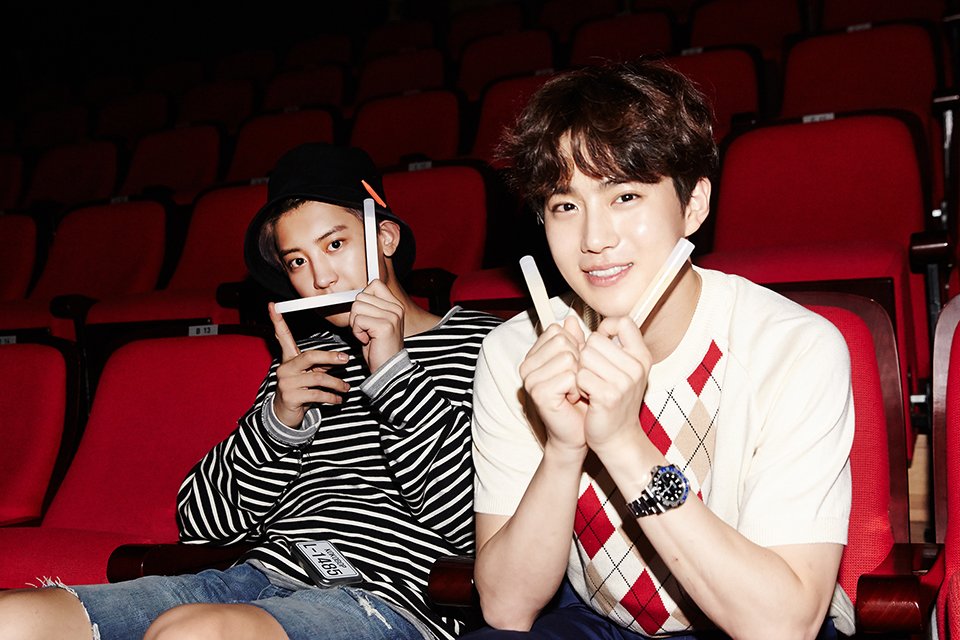 chanyeol got to see baekhyun's abs again but this time on surround viewing