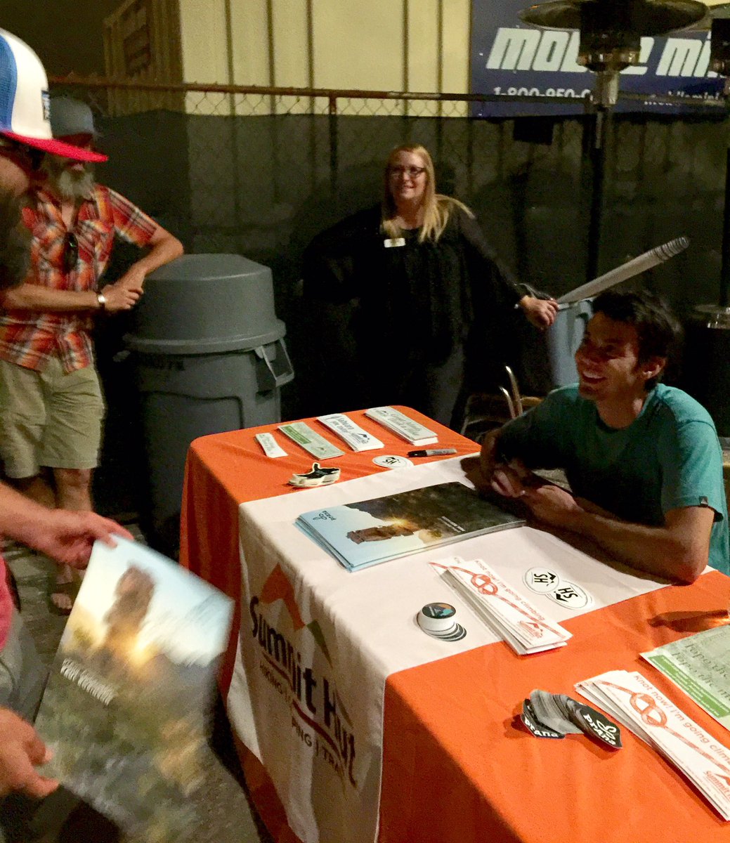 vrmancha37's tweet photo. Got to watch "uncharted lines" a film by profesional rock climber, Paul Robinson. What a cool guy. Fantastic film. #summithut #theloft https://t.co/FDkH8EupOC