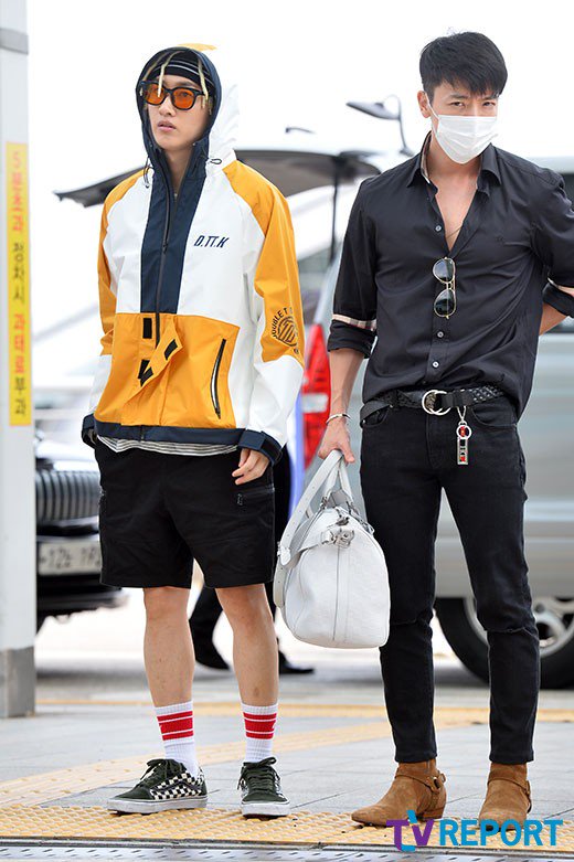 Pannie407's tweet image. 170818 ทงเฮ อึนฮยอกที่สนามบินอินชอนวันนี้
เดินทางไปร่วมงาน KCON 2017 ที่แอลเอ สหรัฐอเมริกา
ต่างคนต่างมีความ SWAG ตามแนวทางของตัวเอง 😊