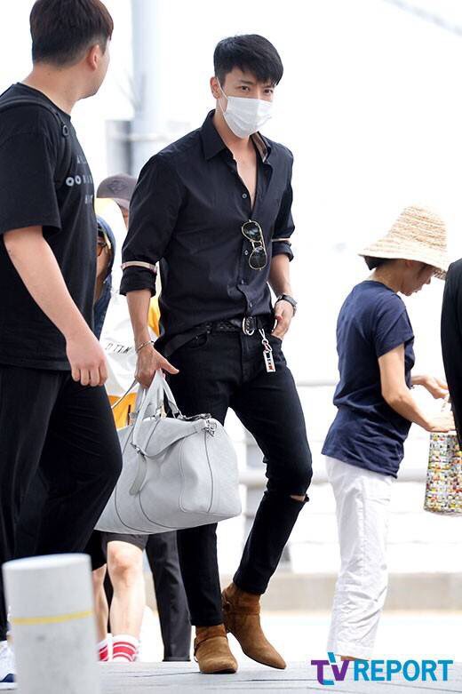 Pannie407's tweet image. 170818 ทงเฮ อึนฮยอกที่สนามบินอินชอนวันนี้
เดินทางไปร่วมงาน KCON 2017 ที่แอลเอ สหรัฐอเมริกา
ต่างคนต่างมีความ SWAG ตามแนวทางของตัวเอง 😊