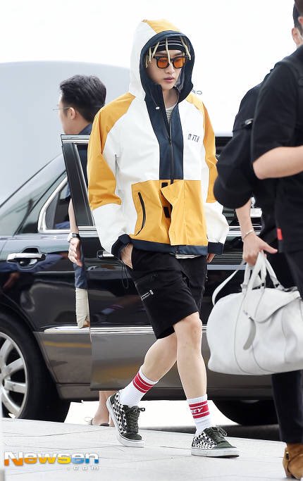 Pannie407's tweet image. 170818 ทงเฮ อึนฮยอกที่สนามบินอินชอนวันนี้
เดินทางไปร่วมงาน KCON 2017 ที่แอลเอ สหรัฐอเมริกา
ต่างคนต่างมีความ SWAG ตามแนวทางของตัวเอง 😊