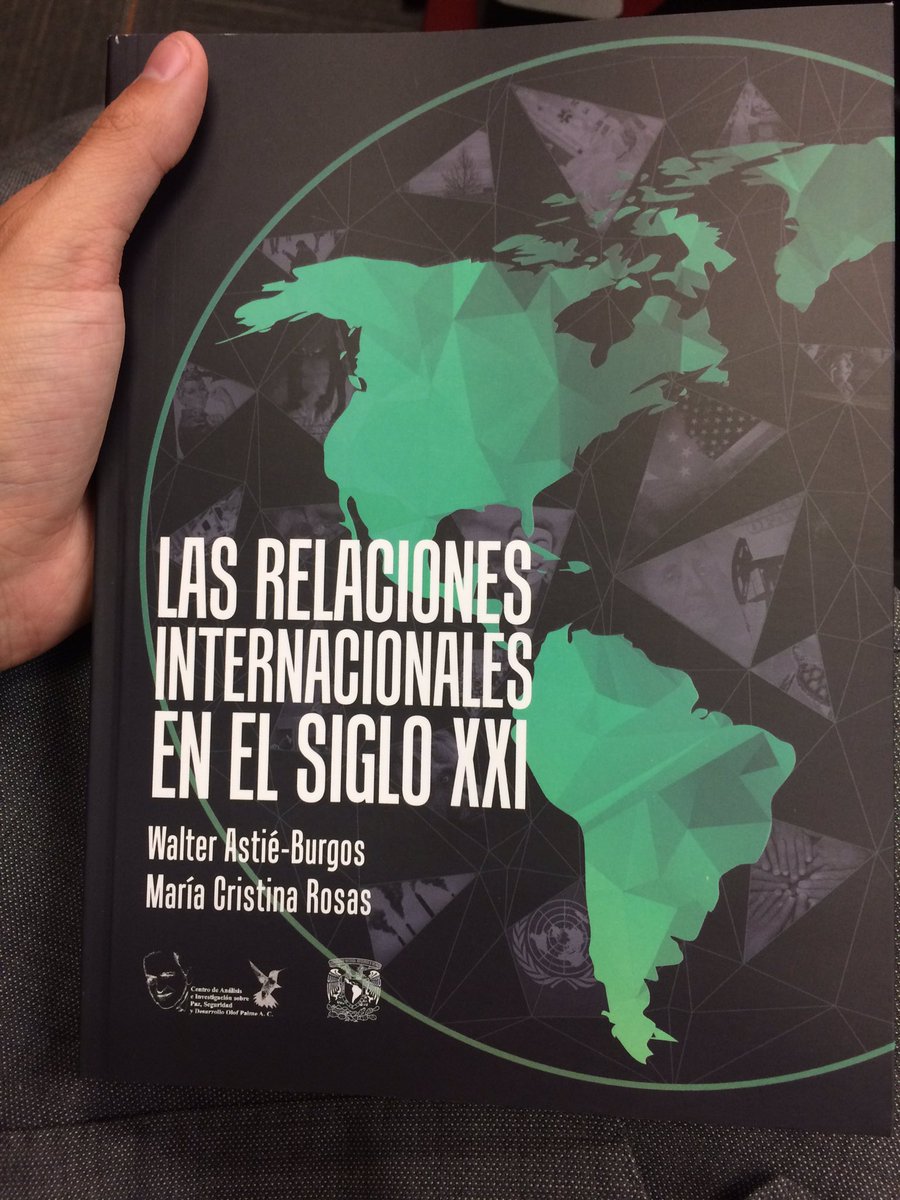 PabloAndresLP's tweet photo. Nueva adquisición para la biblioteca personal.
#OrgulloFCPyS #RRII https://t.co/uq4fcrIO0K