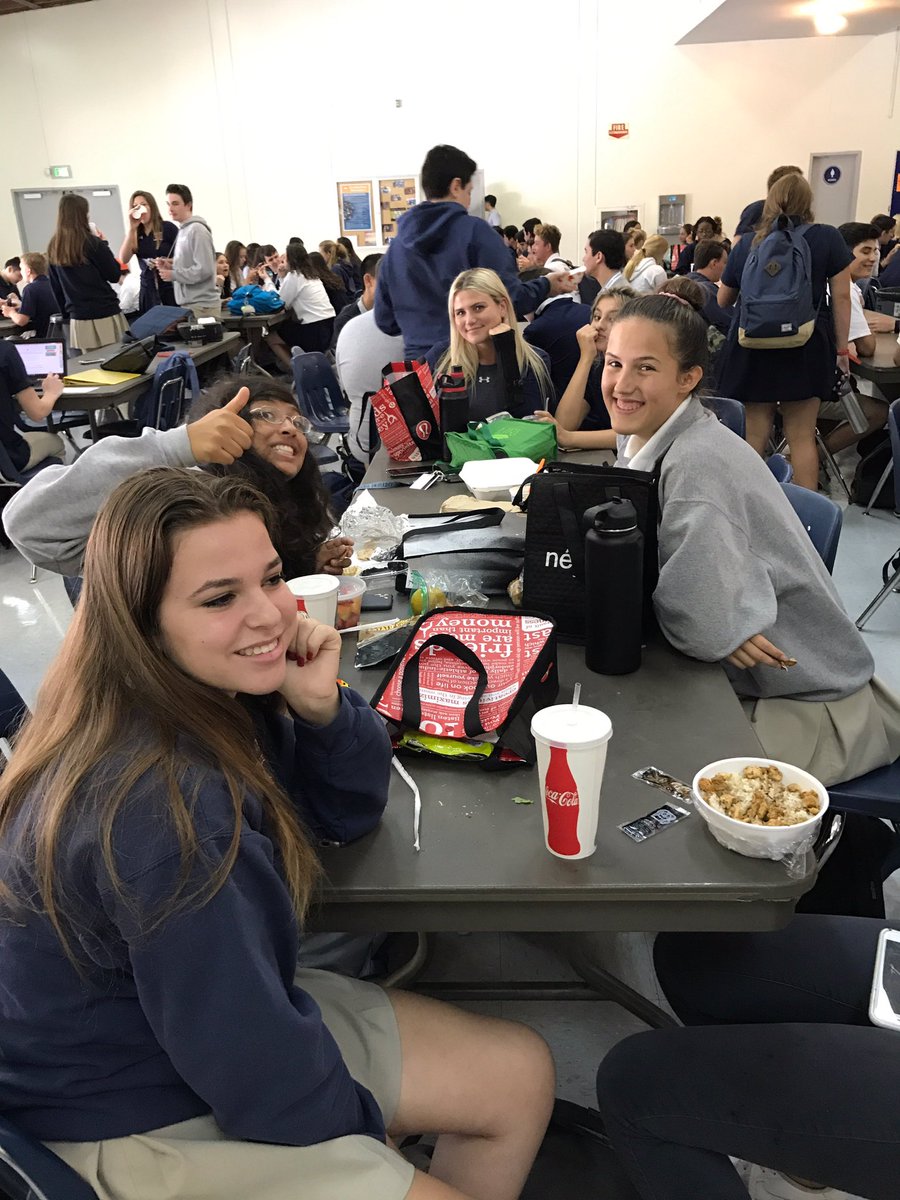 chamigirl's tweet photo. chaminade to me is the balance of friends, sports, &amp; education #seminarphotoshoot #EagleLife PIC CREDS : Ethan Pak @MsTC213 https://t.co/9ZkplYTlvt