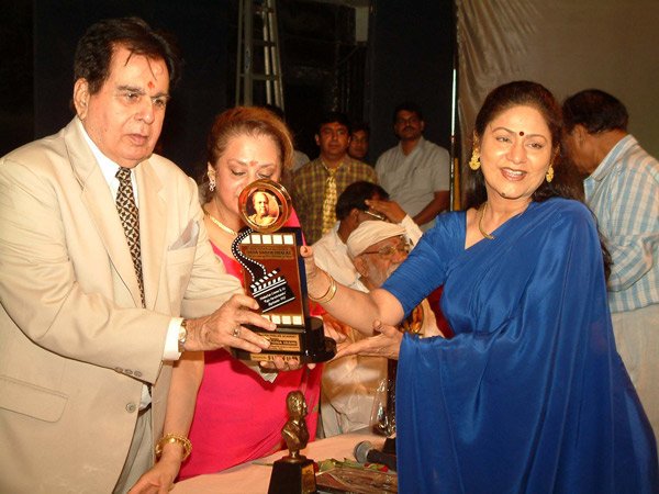 Happy Birthday to Aruna Irani... receiving the honor from Dilip Kumar and Saira Banu Ji 