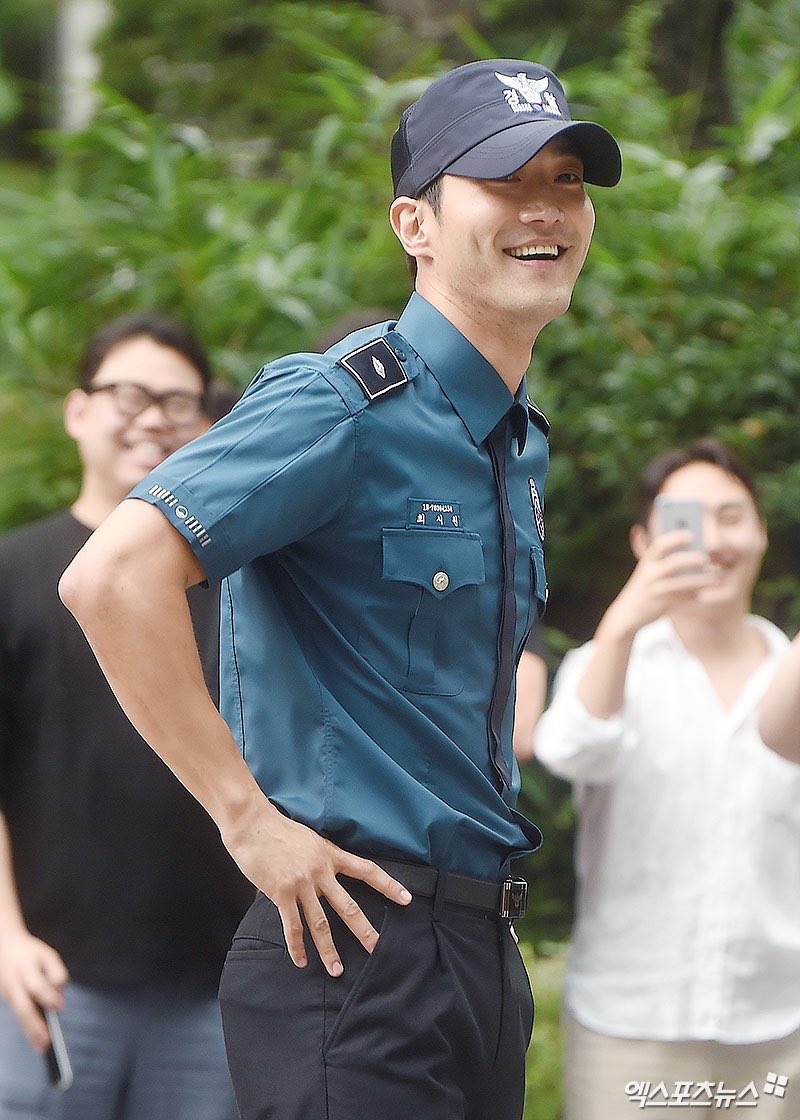 DC_siwon407's tweet photo. I'm back :^) https://t.co/khRNd6QYqn