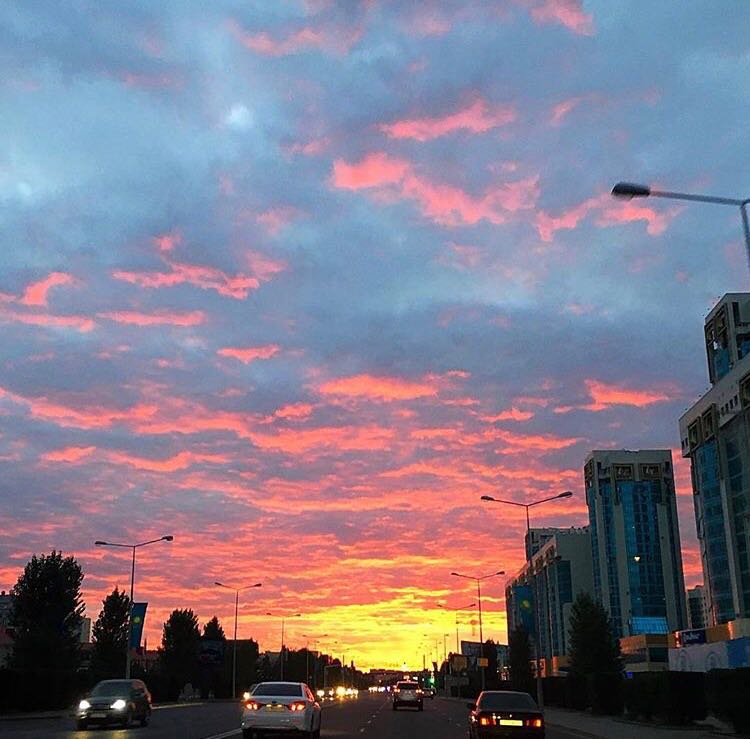 Explore_Astana's tweet photo. Velvet sky in Astana by @naisfoto
#exploreastana#astana#summer https://t.co/LIeYDeZkIh