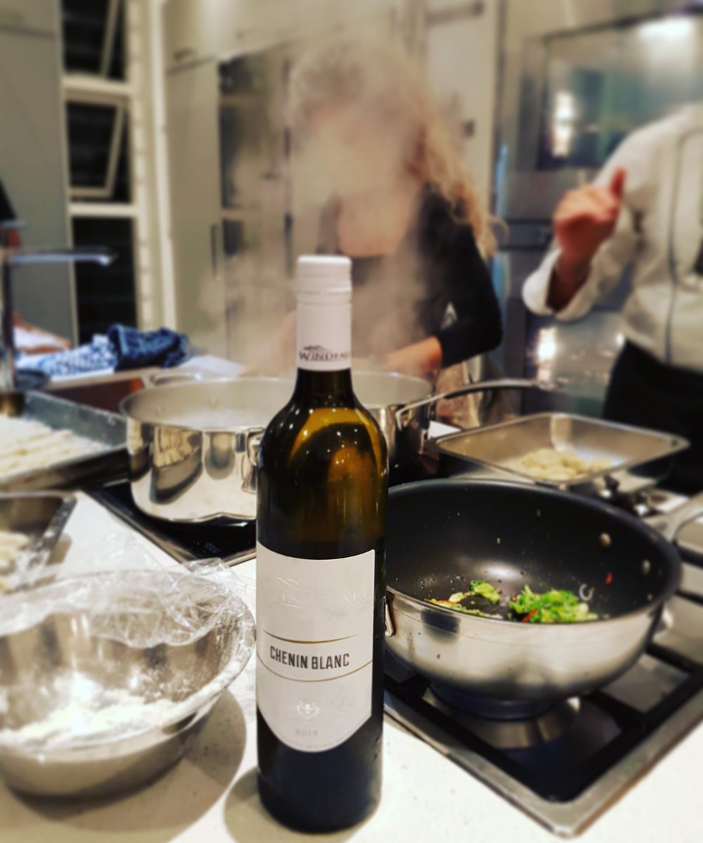 HOT_OVEN's tweet photo. Interactive cooking class @gingerandlimect with delicious local wines from @WindfallWine #SimplyItalian #WindfallWine #GingerAndLimeStudioCT https://t.co/ybS0c1Qa0T