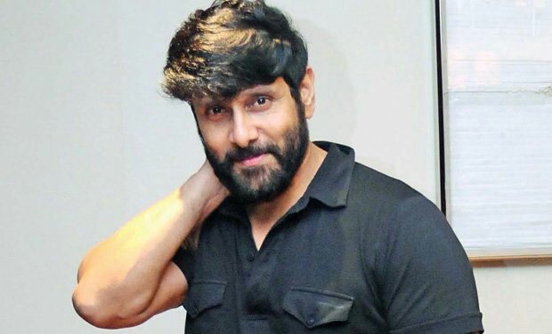 Vikram | Actors, Actor photo, How to look handsome