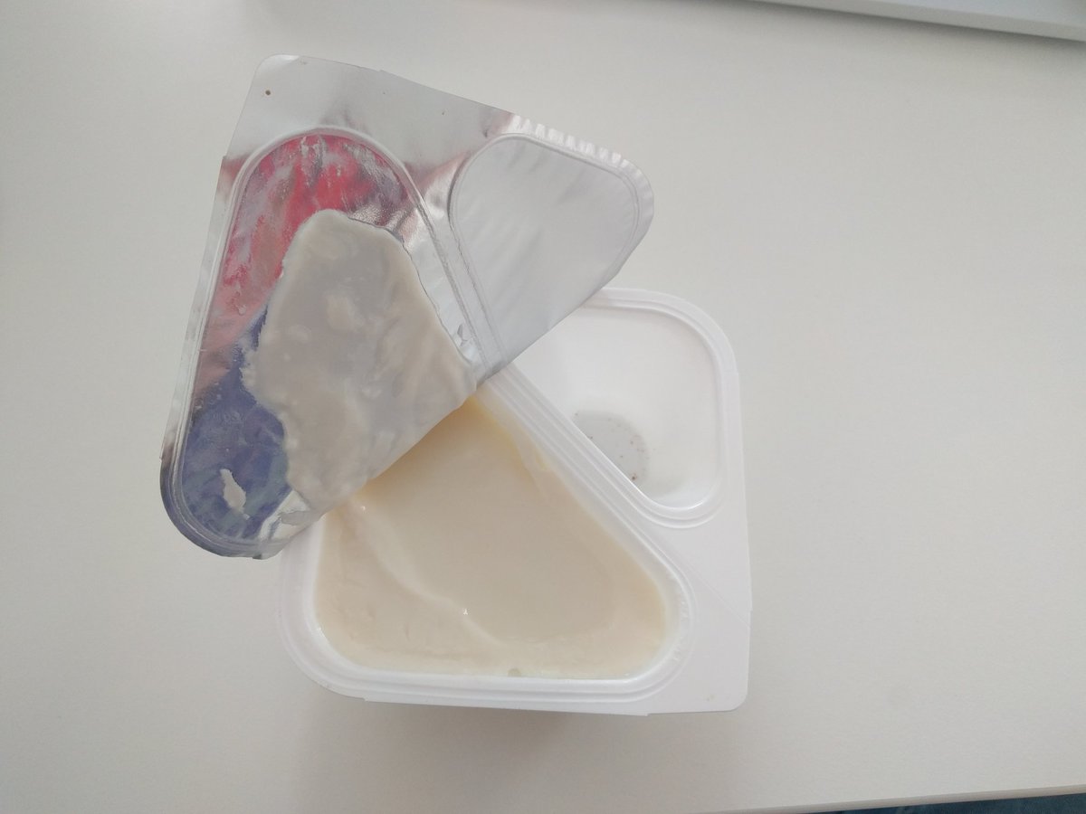 bentywenty's tweet photo. Hey #müllermilch, wo sind die Knusperflakes??? 🤤 https://t.co/MktXrEzXE5