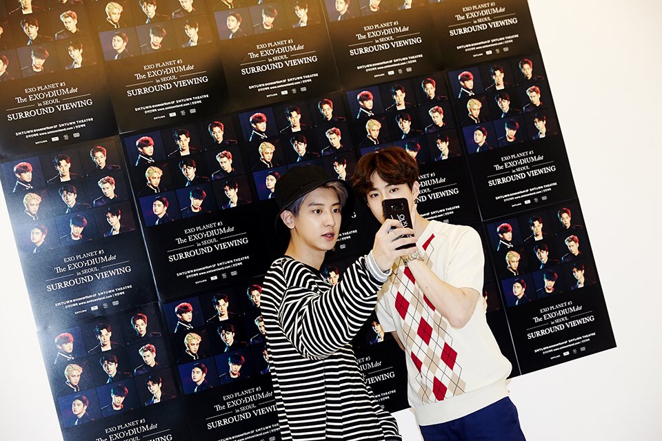 SMent_EXO's tweet photo. 170818 #EXO Vyrl Update with Chanyeol and Suho
https://t.co/WiUPGZHhBV
https://t.co/PibHEUDiO5
https://t.co/LIxhUcrLzx https://t.co/QaBT7Ysxnx