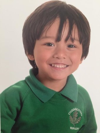 SendraXavi's tweet photo. Están buscando a Julian Cadman de 7 años, hijo de una víctima, en #Barcelona. Avisad a @mossos o @emergenciescat  si sabeis algo https://t.co/LTOC9LmaUp