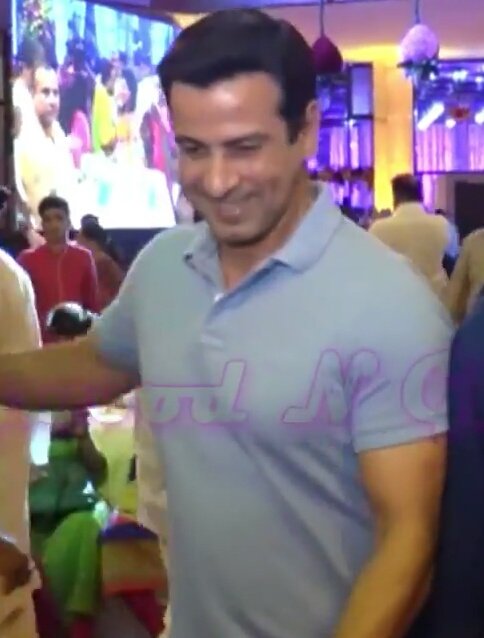 tandralahiry123's tweet photo. @veenasrini1 @madhulika0611 @The_Utkarshian @Afsheenadnan1 @ZeenRonitian11 @gdeephammi @sapna_kmri @DishaSarkar5 @manobendradas @1988Kartikeya @Ruby_Ronitian @VKadarasen @Riya49Khan @RonitBoseRoy @Maz13M @19Radhika @rrfan_1110 @bindhyakajal @SurabhiBadari20 @Aayushis1234 @dayma_kiran @nnisha8 @nsharma231998 @Ronitfan1 @MariaHanif2 @LaqaMaha @RajaniBaisa @aayesha12335 @blue1001 @RR_Serials @RRserial_IKNMP Hv a good day....
with our
#mostLoveable
#superstar
#dashingPersonality
#RonitRoy
@RonitBoseRoy https://t.co/47PEILgRDt
