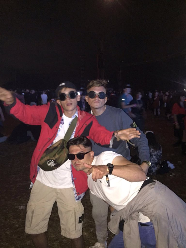 Bentoniooo's tweet photo. Happy birthday to my boy Ben!!! Have a good one bro and I will see you tomorrow 🌊🎪🎉 throwing it back to creams last year @_williaammss https://t.co/Hqp1IarBdr