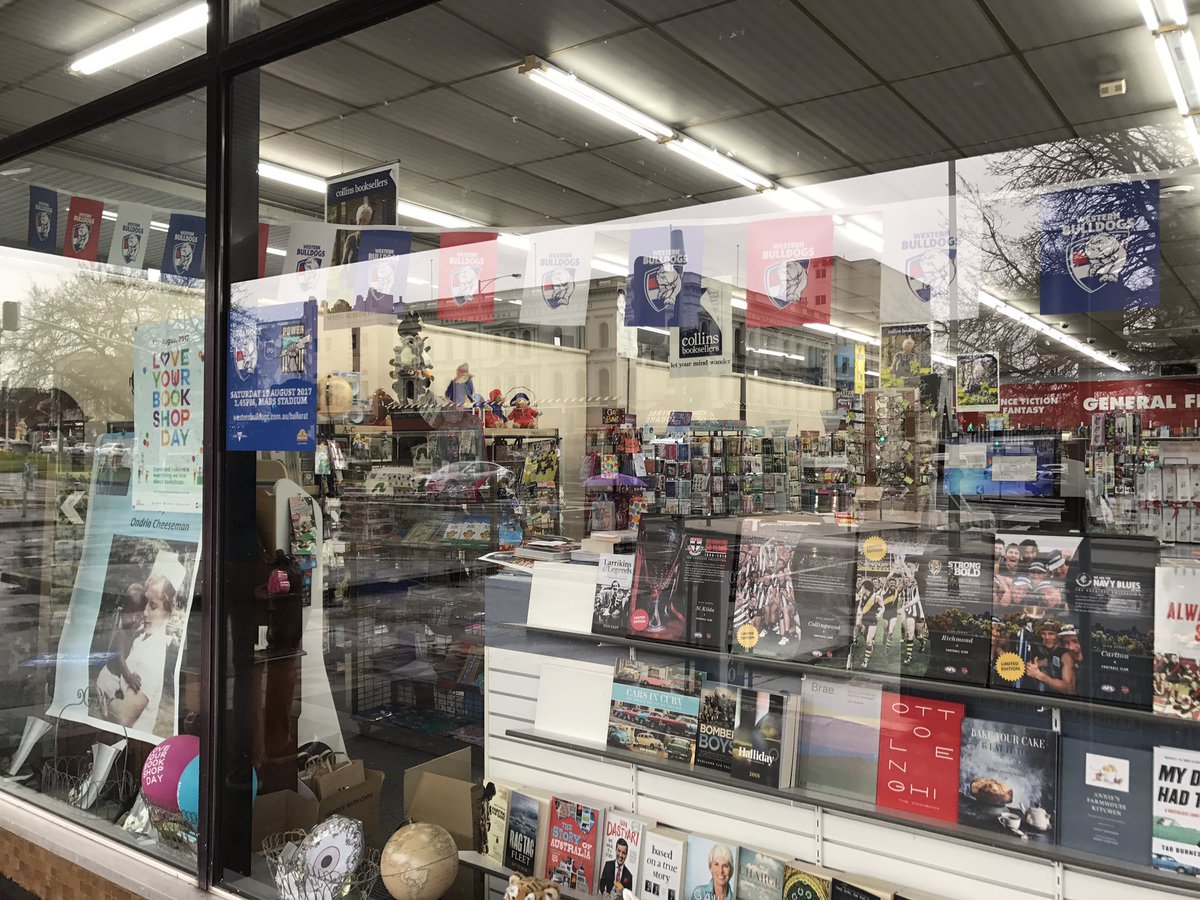 Ballarat has turned 🔴⚪️🔵 ahead of #AFLDogsPower 👌🏻👌🏻