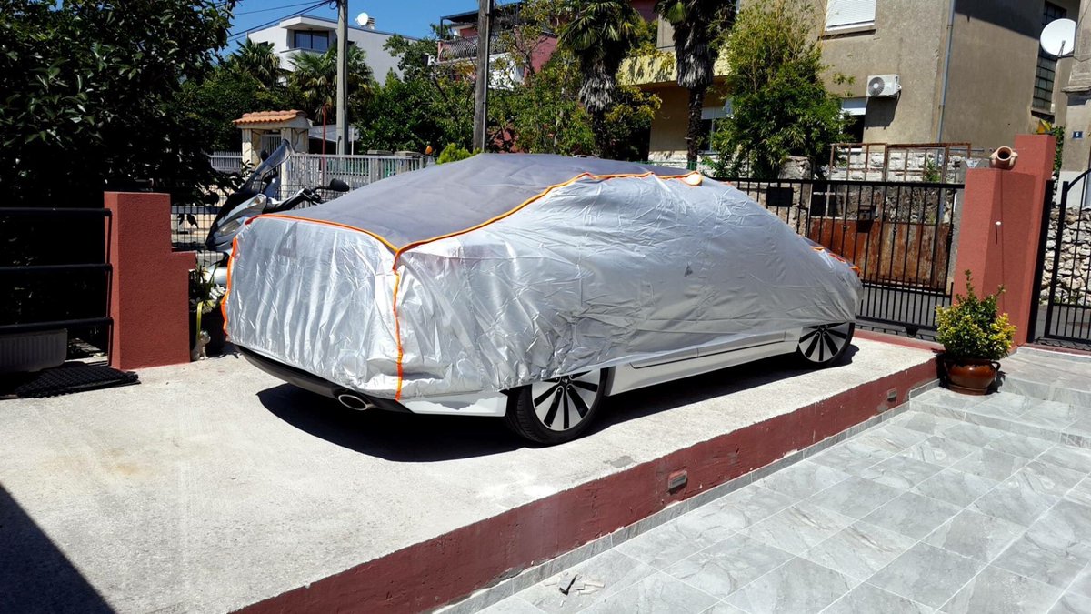 Withcar_it's tweet photo. Preparatevi! 
15% di sconto solo fino al 28 agosto! Trova la copertura antigrandine per la tua auto!
---> https://t.co/QA1yBl2vUM https://t.co/1mrxipIhyD