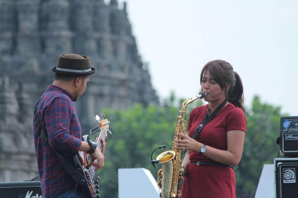 #90sMoments Festival Show #BritAmaStage @shakey_band

#IndiHomePrambananJazz2017