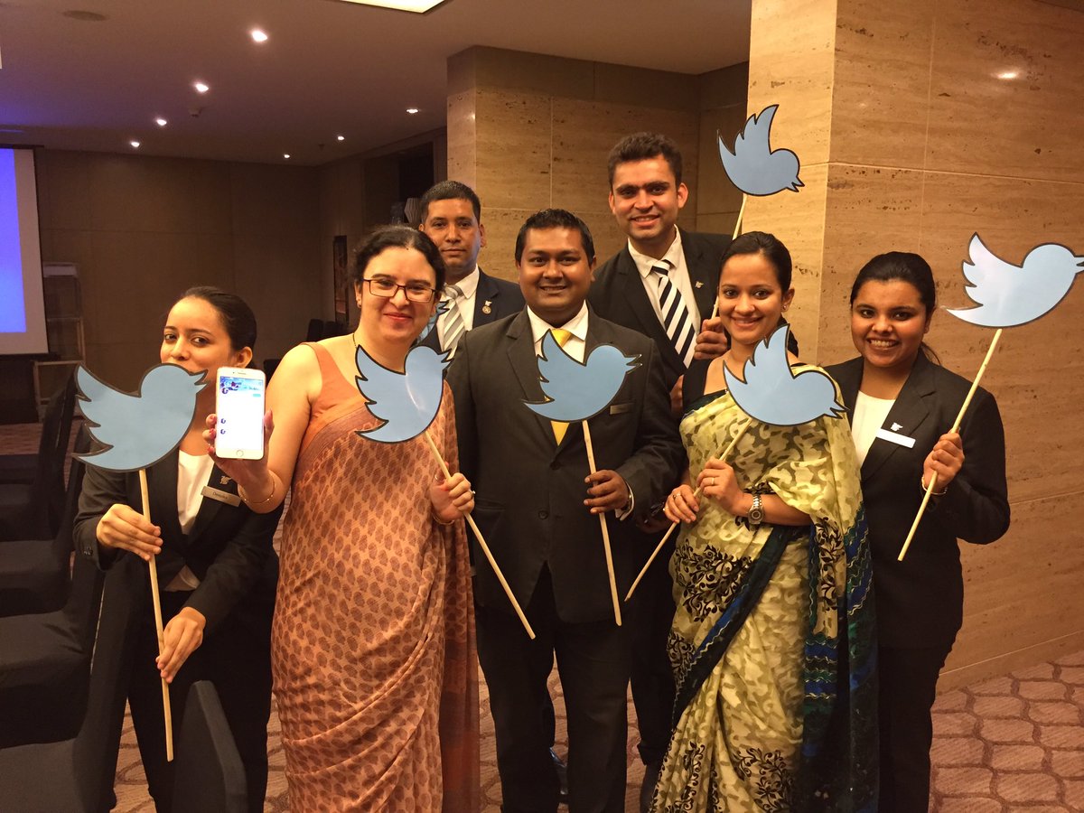 devyani_garg2's tweet photo. Team JW Marriott New Delhi Aerocity all geared up for the #APACchat with Craig Smith https://t.co/Pk4MWGaiJK