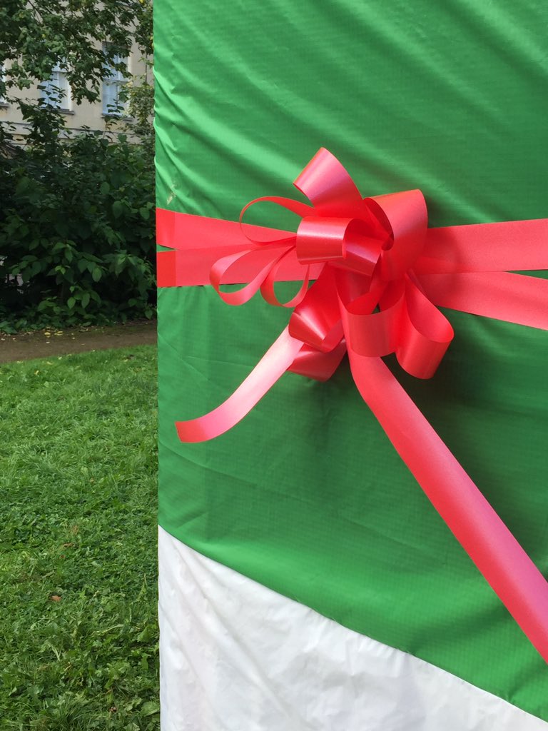 Looking forward to the big unveiling at 11 am this morning - so excited <a href="/CliftonVillage/">Discover Clifton</a> #RingARoyal <a href="/TimmyMallett/">Timmy Mallett</a> <a href="/VisitBristol/">Visit Bristol</a>