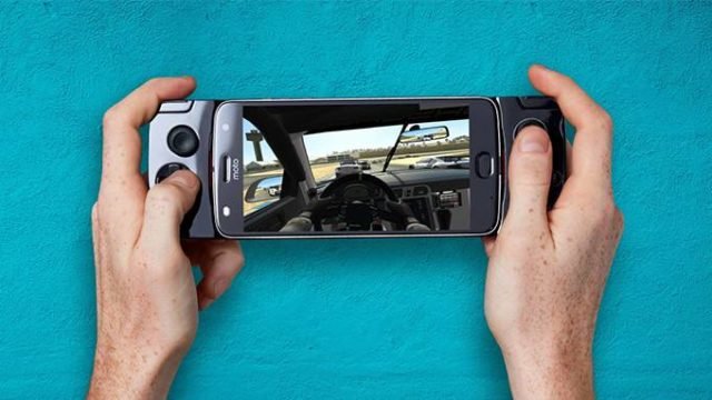 ZEGGA2's tweet photo. [#GAMING] Le #ModMoto #GamePad sera disponible à la fin du mois → https://t.co/oMmz2DeZgp https://t.co/hQJio3RSbz #LenovoChampions https://t.co/DmZCOKjf9k