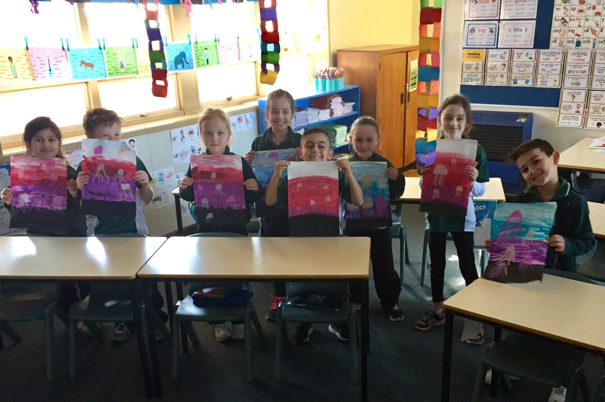 LeanneStraub's tweet photo. #2S2017 enjoyed drawing their jellyfish onto their sea backgrounds while listening to classical music @Sherwood_Grange https://t.co/FUEtj2U3Ho