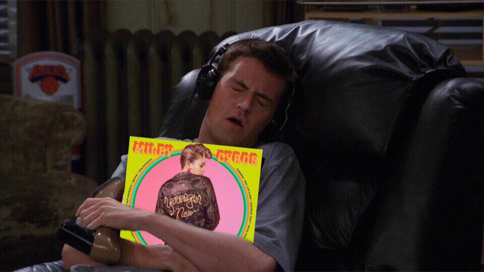 AlinAlin97's tweet photo. #BuyYoungerNowOniTunes https://t.co/6QzXQ2XDSR