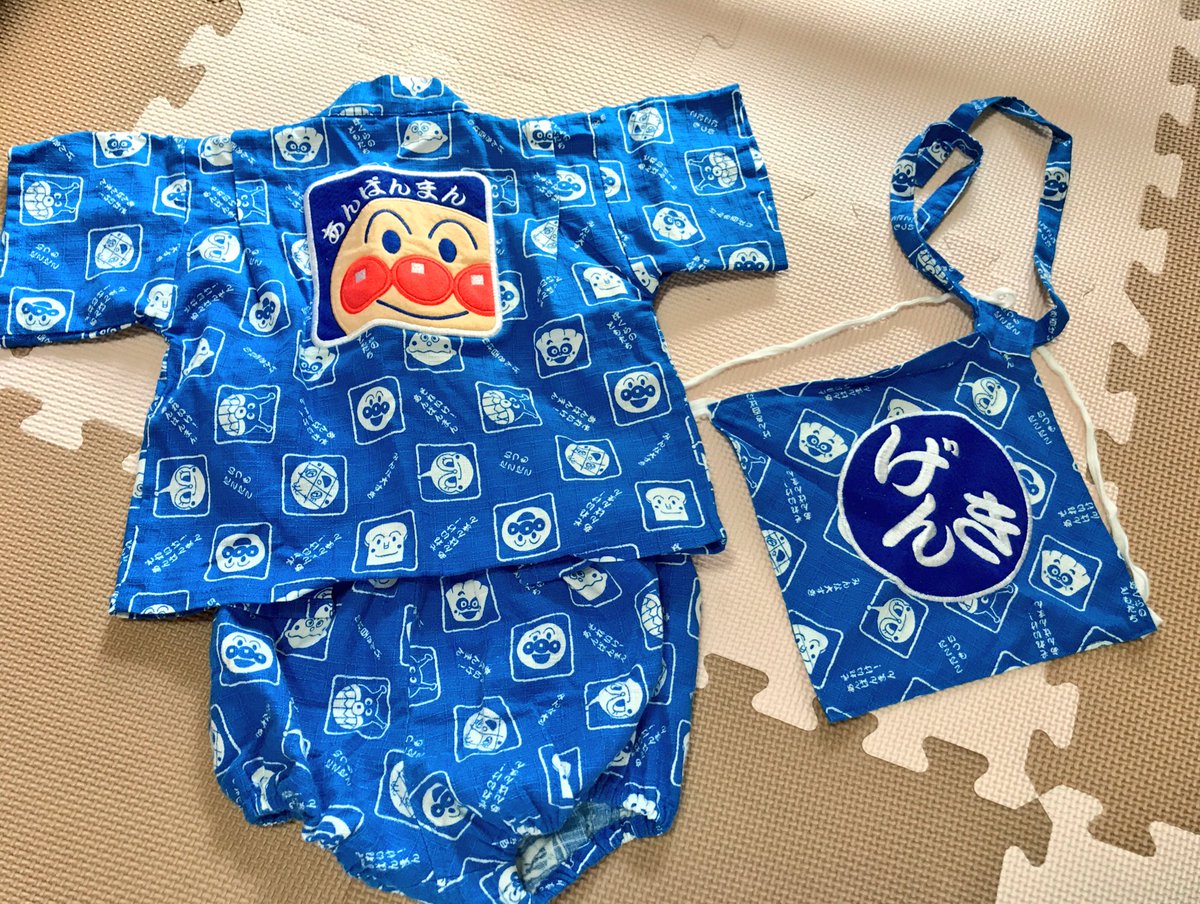 ちゃすこ 腹当ての付け方 たっっくさん教えていただきました 多かったのが 肩紐の結び目にひっかける 写真1 背中で調節して結ぶ 写真2 でした 結び方も様々で 蝶々結びや一つ結び 紐を切って結ぶ 輪ゴムでとめる などびっくりするほど多くの