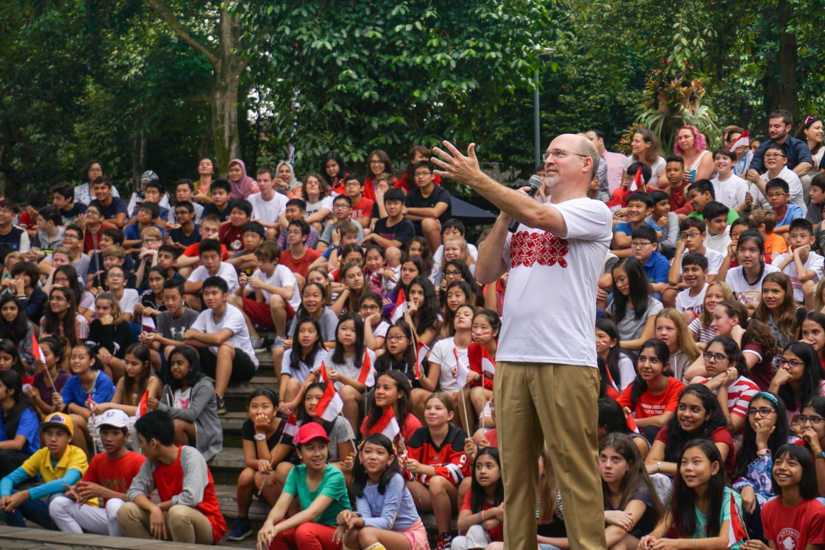 JISofficial's tweet image. Middle School Principal, Christophe Henry gives his first speech during the assembly at Bali Stage
#JISedu #JISms #firstassembly #schoollife