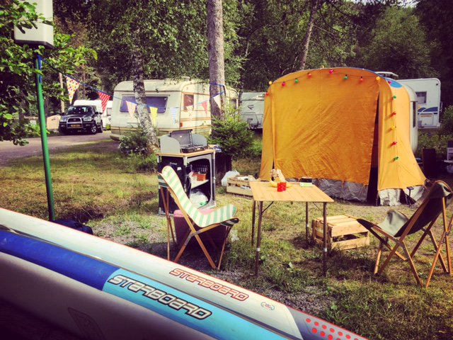 Kampier's tweet photo. https://t.co/BLn4hg2Eyk (auf Facebook), Urlaubsgruß von einem begeistertem #Kampierstuhl-Besitzer https://t.co/r9ngZcBZfS
