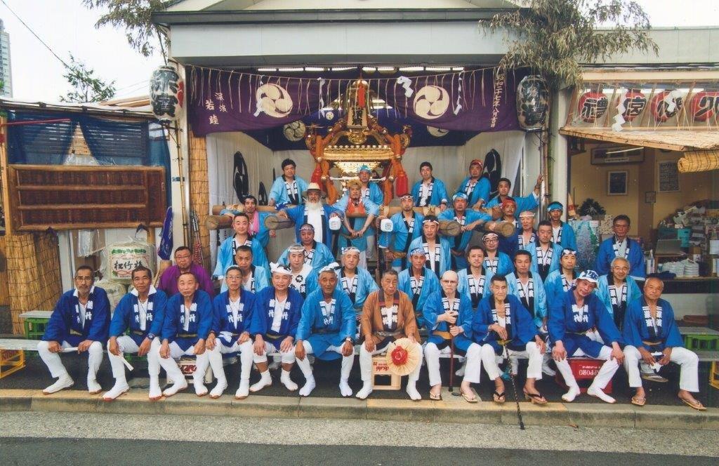 fukahamaiine2's tweet photo. 暑い夏の 深川八幡祭りが終わりました。 深濱睦保存会役員の皆さん https://t.co/8G1trgFeR6