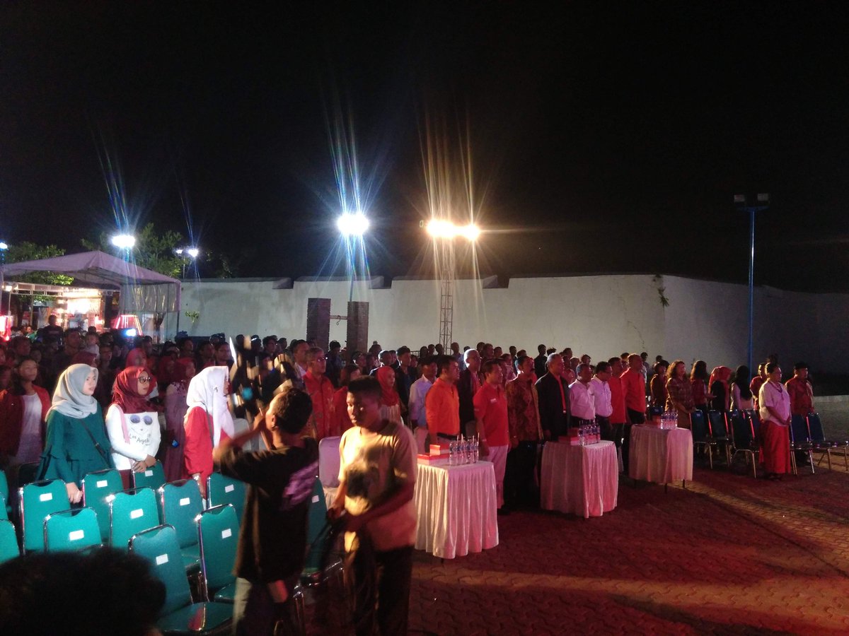 #ApresiasiMusikKebangsaan #AmkSolo2017 dibuka dengan menyanyikan lagu Indonesia Raya