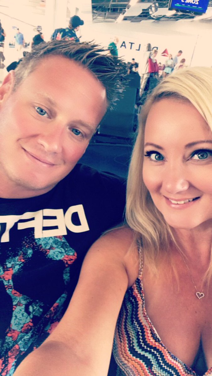 Wookieava's tweet image. Leaving ATL 4 the @311 show in Vegas, @NickHexum @pnut can't wait for another face melting, #useoftime #countmein @HollywoodNeely