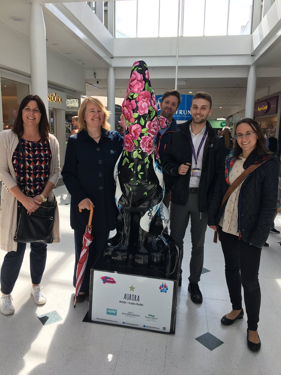 rootbaII's tweet image. 6 down on lunch break 🙌🏻🌟 12 to go!!! #WolvesInWolves #Wolverhampton #Trek @Wolvesinwolvo 🐺🐺🐺