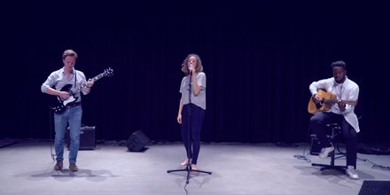 ilevia_actu's tweet photo. #LiveInTranspole : @TheBeatCaroline nous entraîne dans des mélodies Blues &amp; Folk Rock sur https://t.co/xHqdz7HIce ! https://t.co/JDTyqNm7zp https://t.co/GRj9Oj5XLk