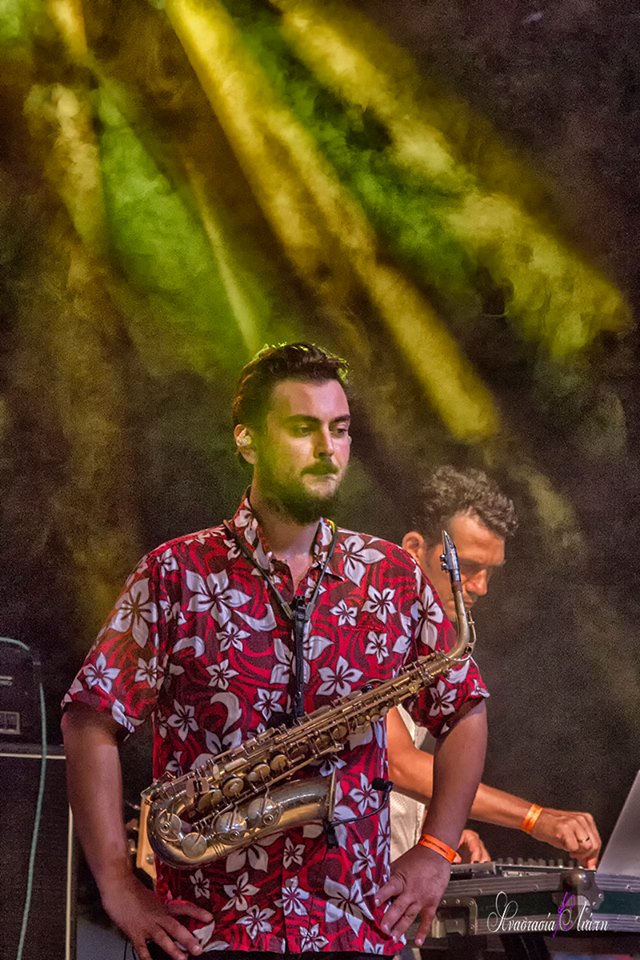 imambaildiband's tweet photo. Σήμερα με την Λευκάδα αποχαιρετούμε ένα υπέροχο καλοκαίρι συναυλιών!Σας ευχαριστούμε για την παρουσία και τα χαμόγελα! https://t.co/OiZPW296SF