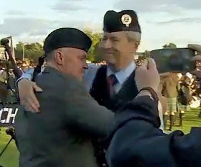 PipeBandHub's tweet photo. What a great moment.
#wpbc2017 #captionthephoto https://t.co/0ctiG1w1Nd