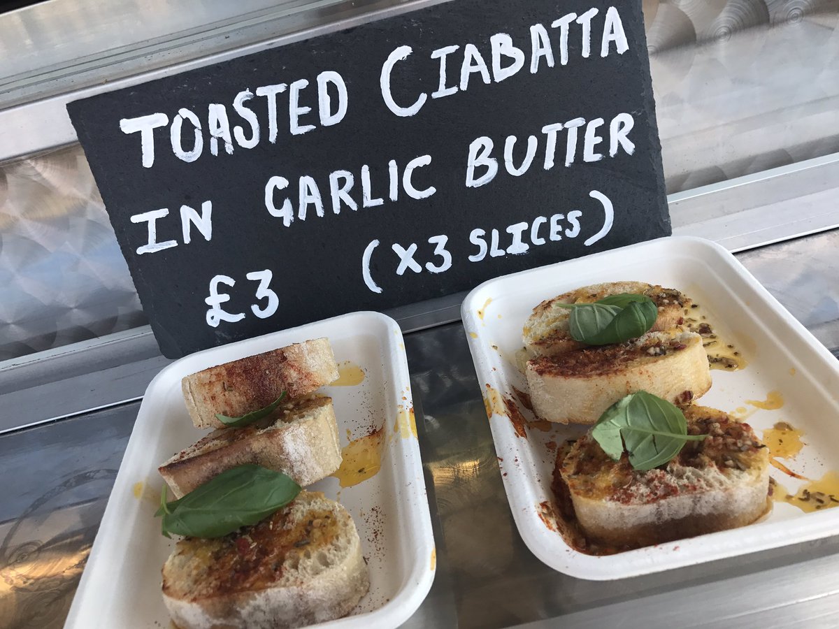 Bite me trader is <a href="/DunsterCastleNT/">Dunster Castle</a> <a href="/DunsterShow/">Dunster Show</a> today <a href="/eatmacmore/">Mac & More</a> with their delicious #macandcheese #streetfood #eventprofs #countryshow 🧀😎