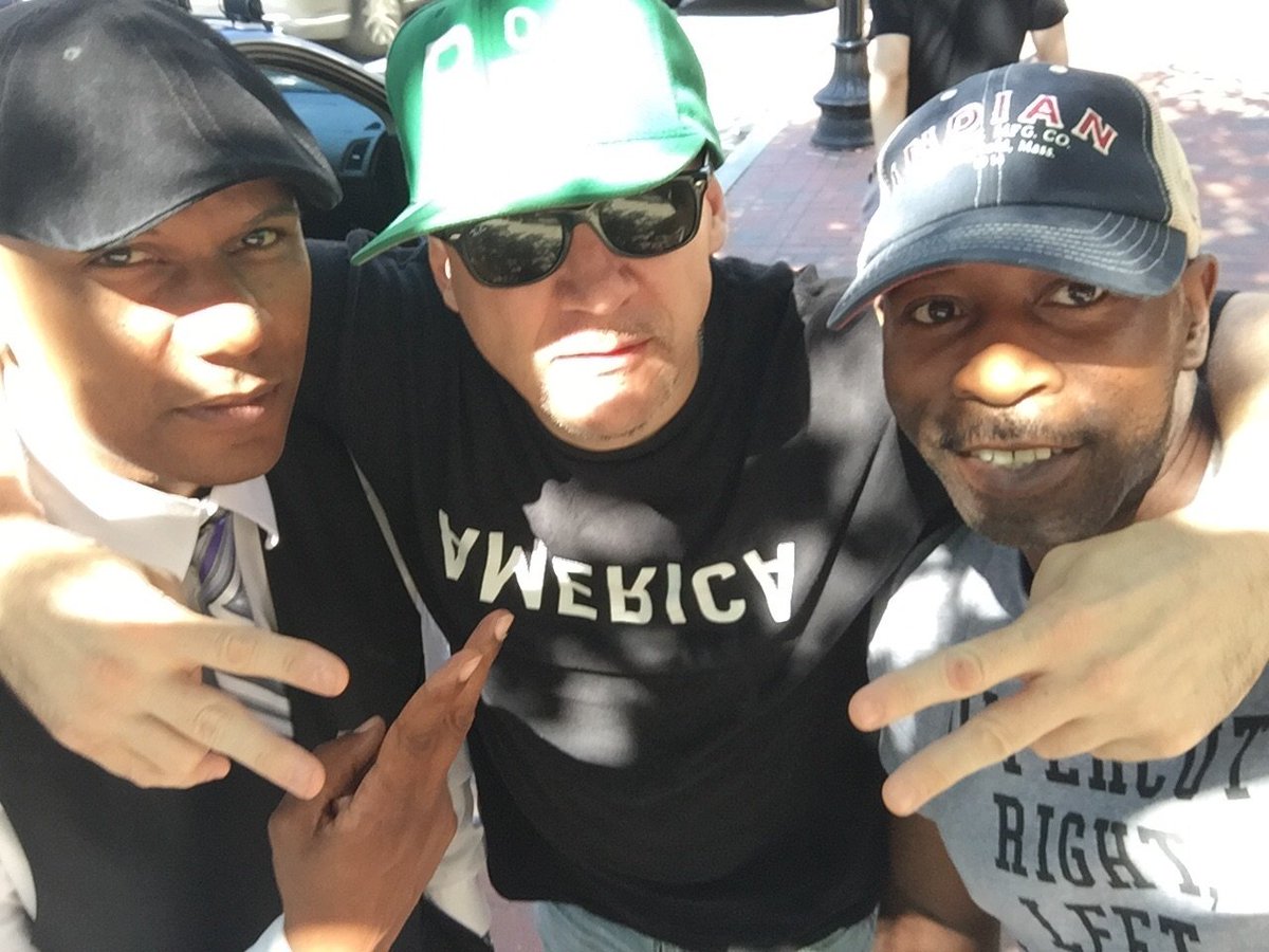 Shayminn's tweet photo. 2 #FunkBs @_Thefunkybunch_ @BigAcePro @Scottiegeeisme #Brothers4Life https://t.co/UGHFjSoSHp