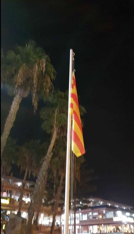 p_marmion's tweet photo. Sending love to Barcelona https://t.co/IVLXuvEPCb