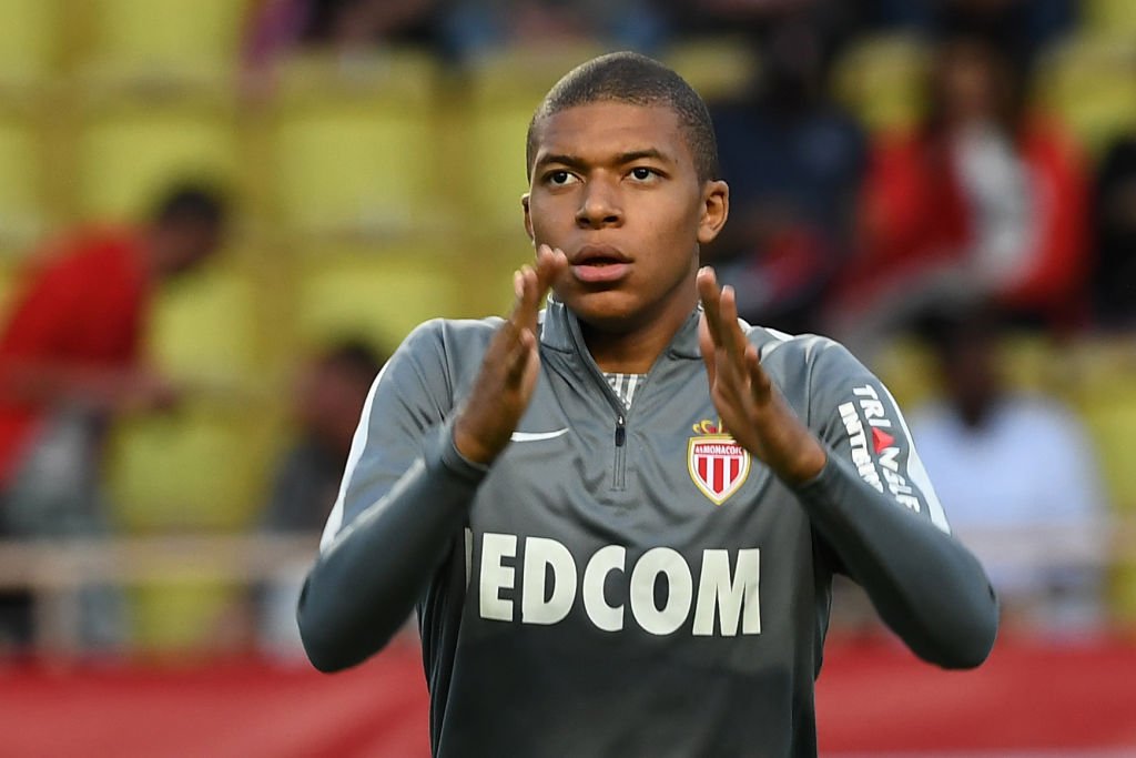 DeadlineDayLive's tweet photo. Kylian Mbappé has been left out of the Monaco squad to play Metz ahead of his proposed move to PSG. (Source: AS) https://t.co/UeTPB0ns0Q