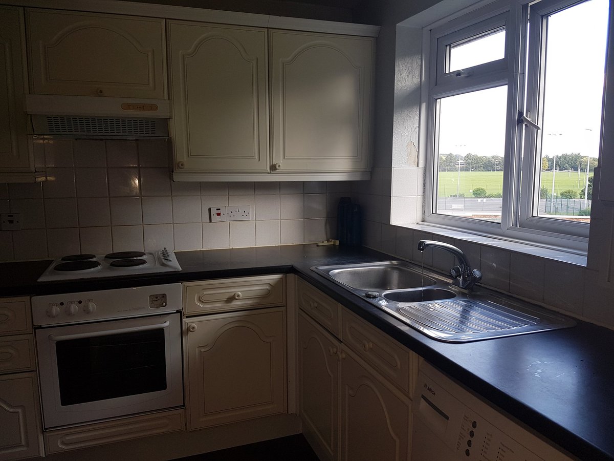 This Kitchen took a bit of time but we're happy with the results! #cleaning #endoftenancy