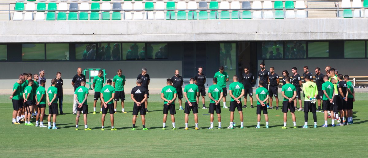 RealBetis's tweet photo. Todos somos Barcelona. https://t.co/qv4vTgFyZf