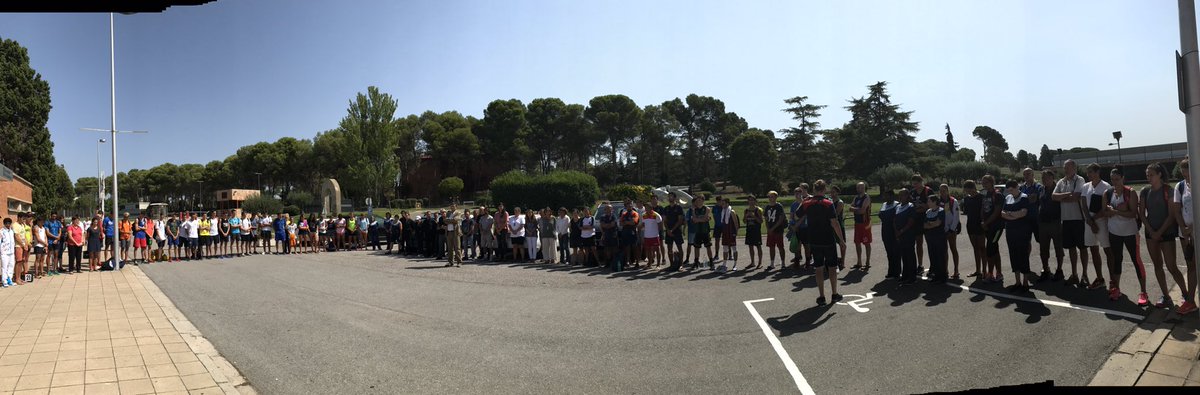 CARSantCugat's tweet image. 📷Minut de silenci #BarcelonaAmbTu #CambrilsAmbTu #BarcelonaContigo #CambrilsContigo #BarcelonaWithYou #CambrilsWithYou