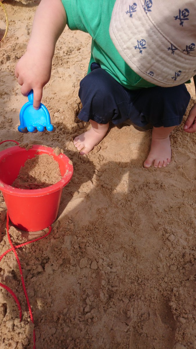 CakeandJam's tweet photo. Enjoying the sunny sand #mhbeach #sandytoes @LoveMeadowhall https://t.co/4hI7IHUXDg