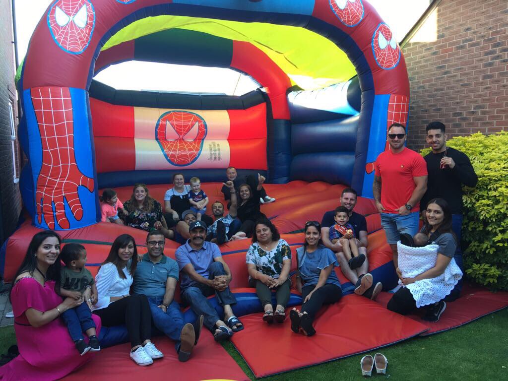 TheNavman82's tweet image. Gavin's 2nd B.day🎂🎈 #Son #GavinSingh #BouncingCastle #Spiderman