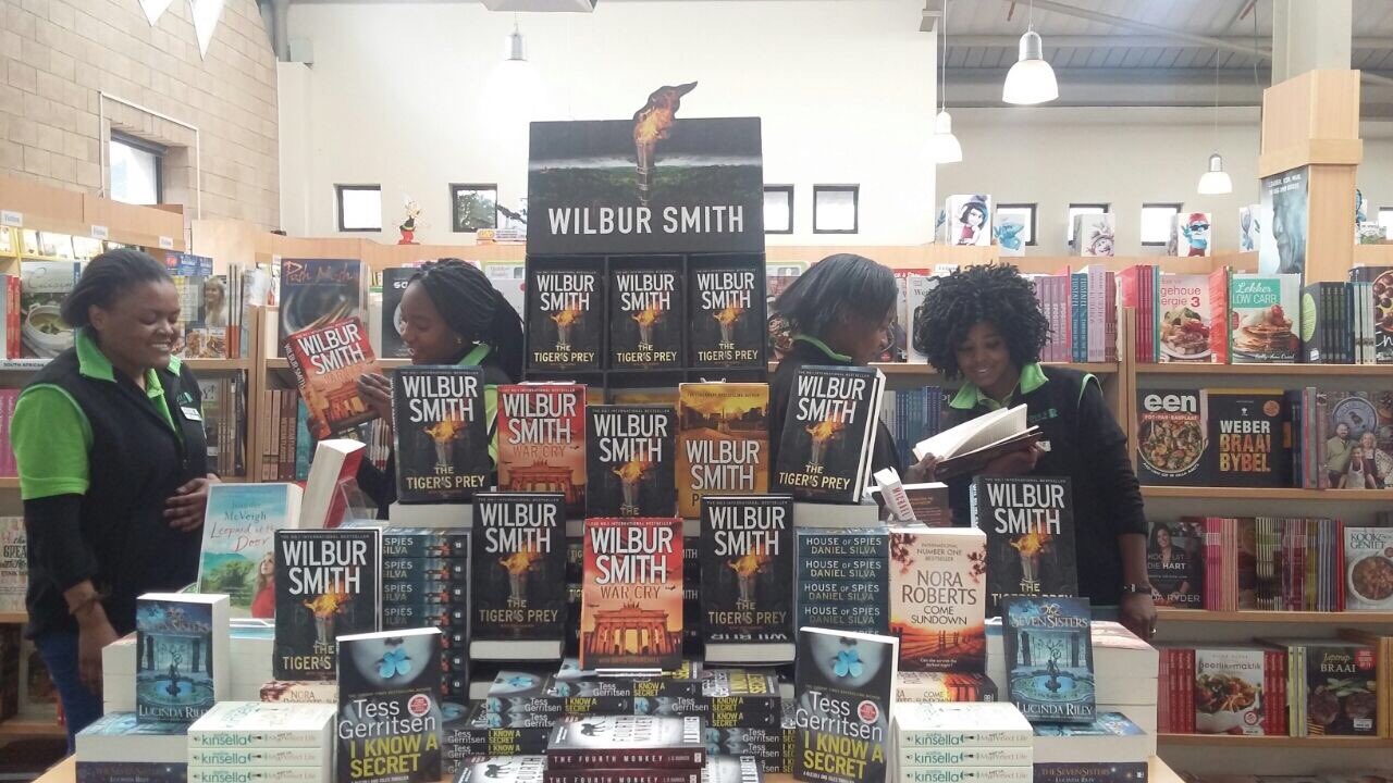 Reader's Warehouse on Twitter "Our team at Reader's Warehouse Randburg