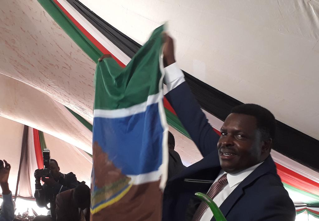 I received the instruments of power to allow me discharge my duties as I deliver services to the people as Governor. County flag #NwaboTuri