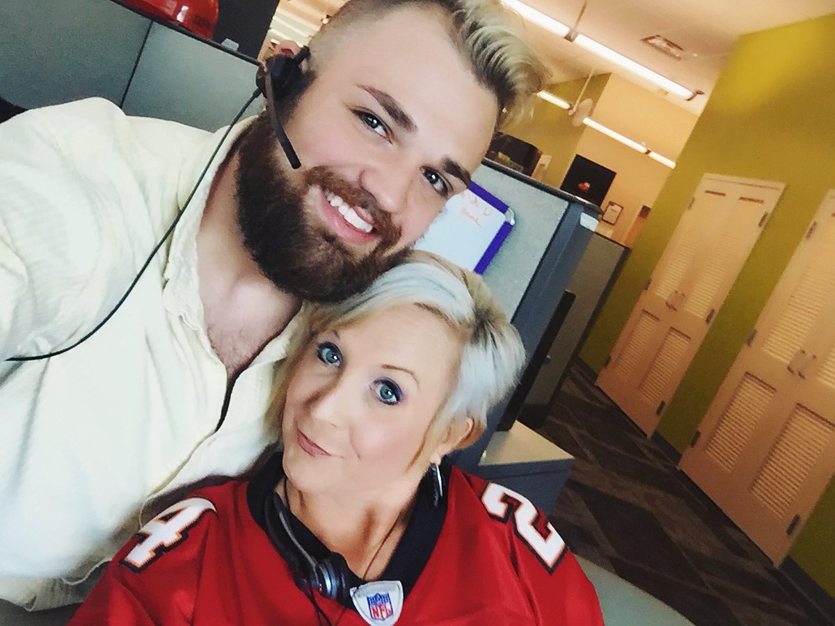 TPizforreal's tweet photo. Football Friday🏈 #scoretv👊
#fridaynightlights @LebanonCC1 https://t.co/cg654vKVNY