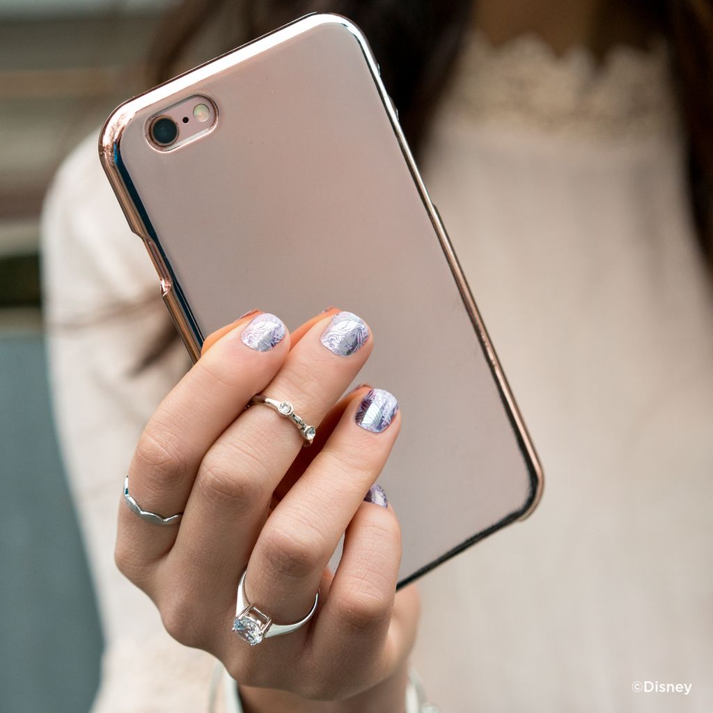 sojambeautiful's tweet photo. ARIEL nails...so classy and beautiful!  #disneyfashion https://t.co/XKK8EinwMr https://t.co/041zQlgOtH