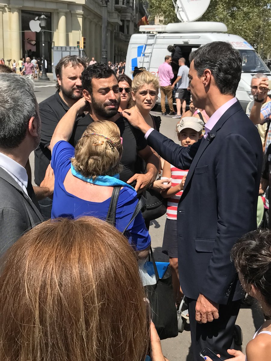 AyerdiX's tweet photo. @sanchezcastejon disculpas de un musulman por las atrocidades que hicieron estos monstruos en nombre de su religion #Barcelona #cambrils https://t.co/vy8hhR9NK2