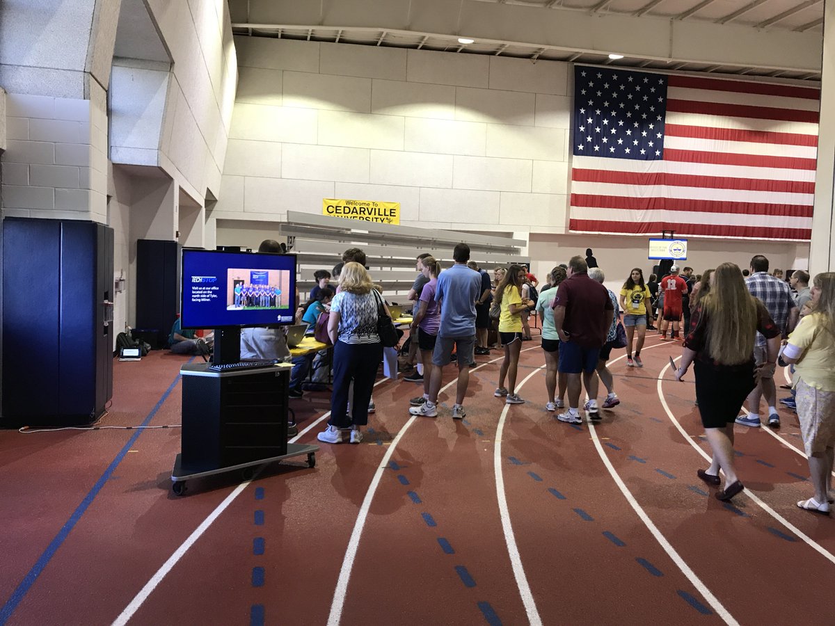 CedarCIO's tweet image. TechStop is up and running in the FieldHouse. Stop by if your tech … stops! #gettingstarted #yellowjackets